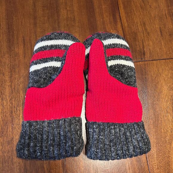 Red and gray wool Upcycled sweater mittens, Felted wool mittens, one size - Picture 2 of 3